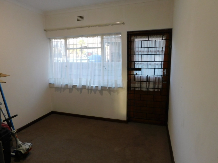6 Bedroom Property for Sale in Dobson Western Cape